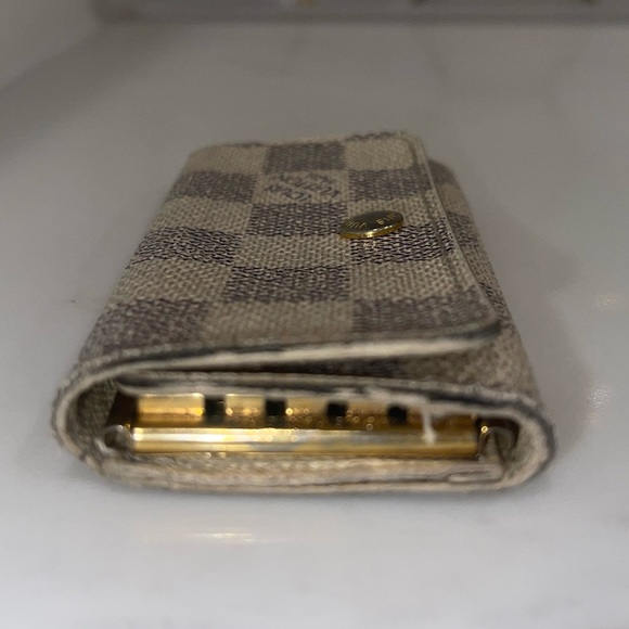 Authentic Louis Vuitton Damier Azur 4 ring key holder - Picture 5 of 16